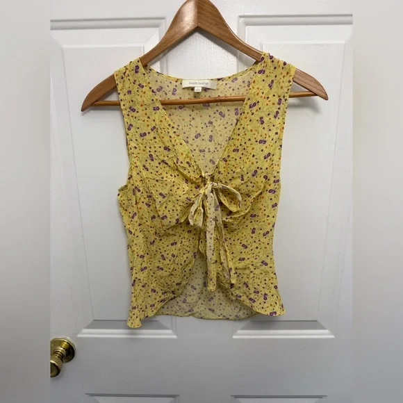 Women’s Favorite Daughter Yellow Floral Silk Crop Top Size Small Quiet Luxury - Picture 2 of 6